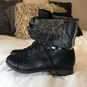 Cute boots!